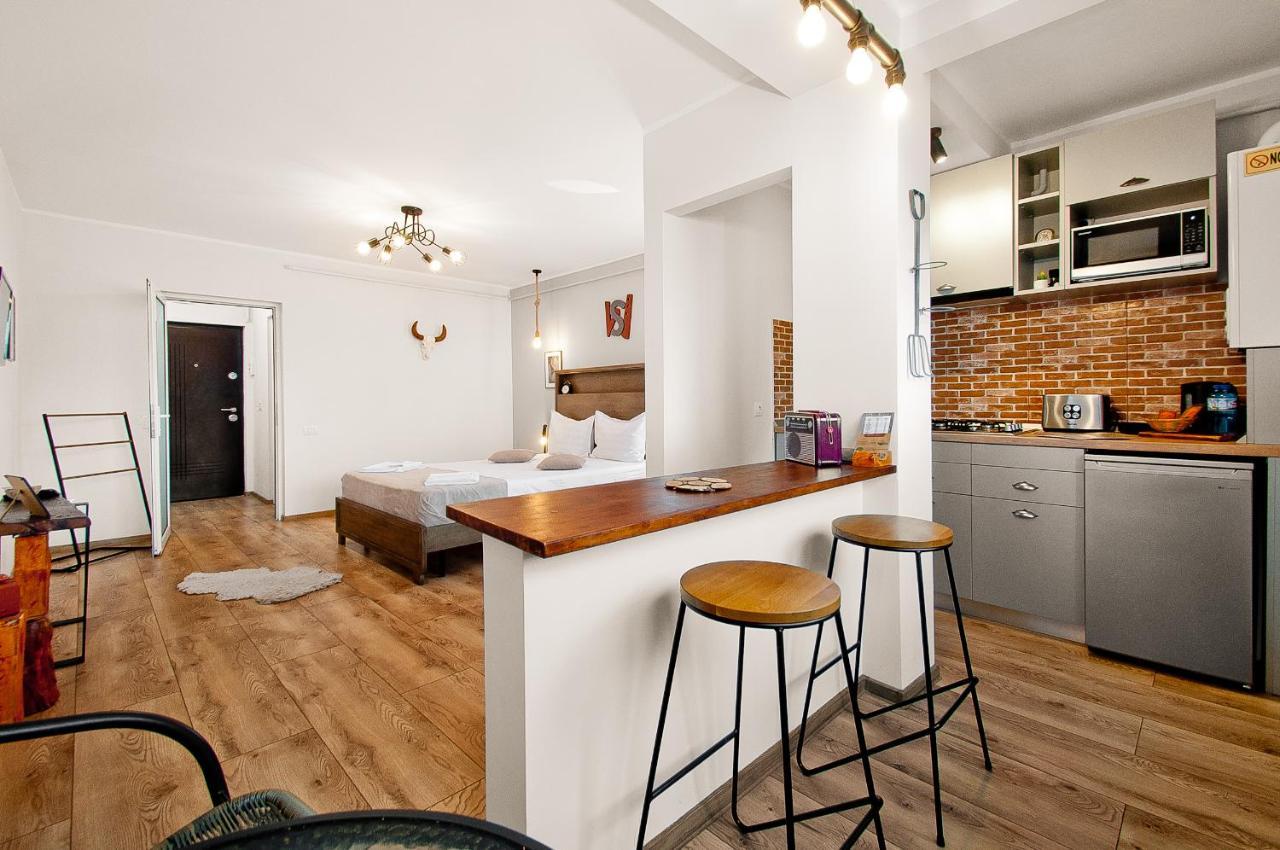 Wood&Steel Apartment Galac Kültér fotó