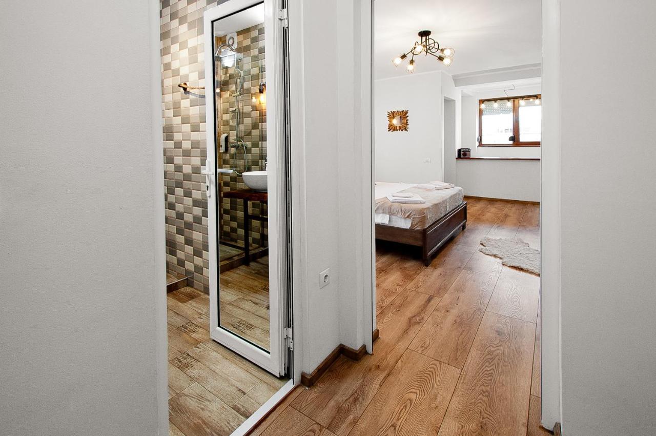 Wood&Steel Apartment Galac Kültér fotó
